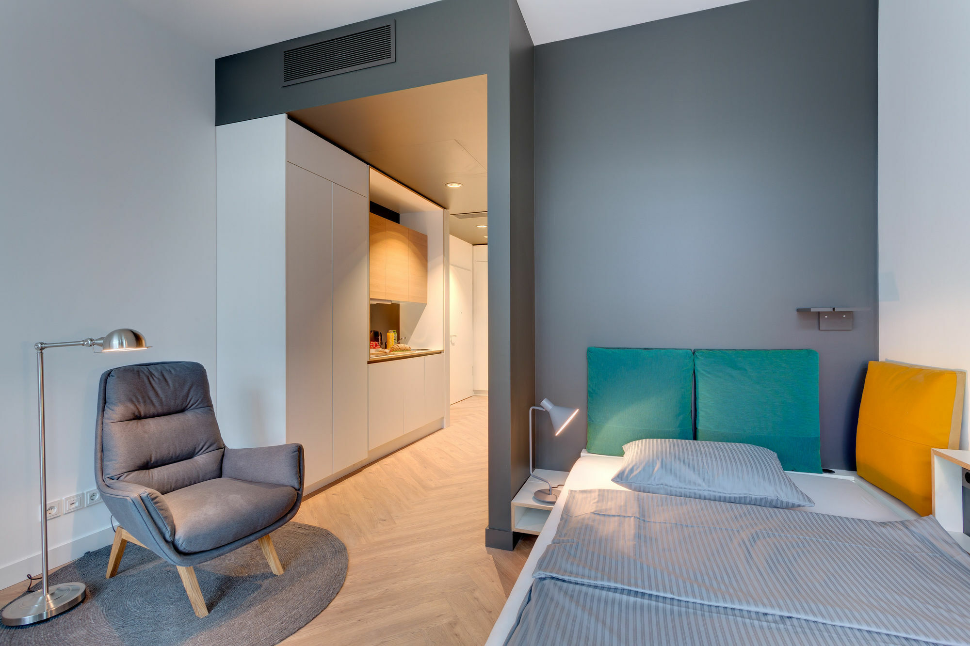 Aparthotel Smartments Business West