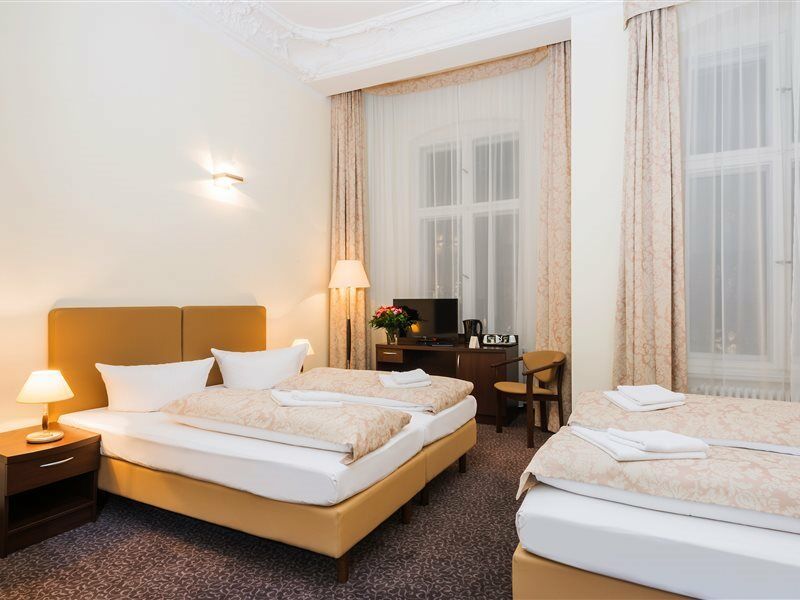 Hotell Upper Kurfürstendamm 3*
