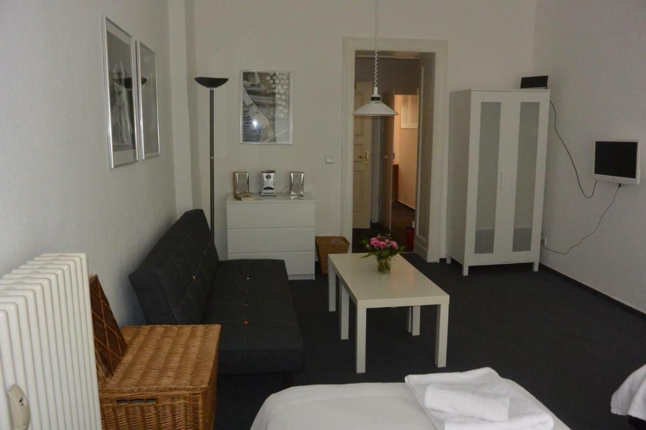 Esmarchstrasse 12 *
