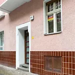 Cozy 2 room apartment next to Hermannstraße