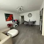 Attractive Flat Near Charlottenburg & City Center