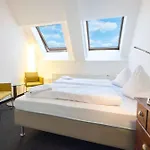 Ballhaus Berlin Hostel