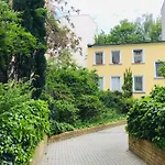 City Hideaway With Terrace