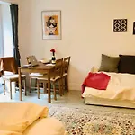 City Hideaway With Terrace