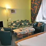 Hotel Pension Savoy near Kurfürstendamm