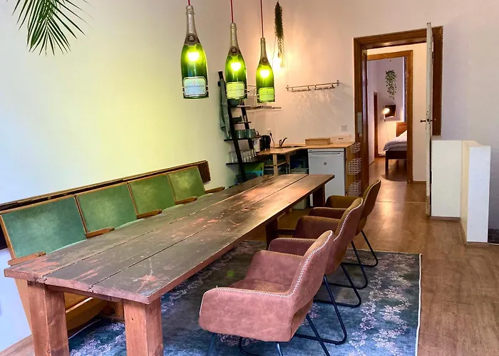 Minimal Hostel