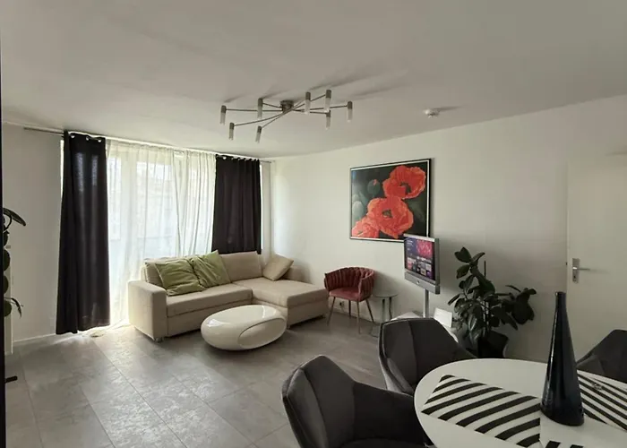Attractive Flat Near Charlottenburg & City Center