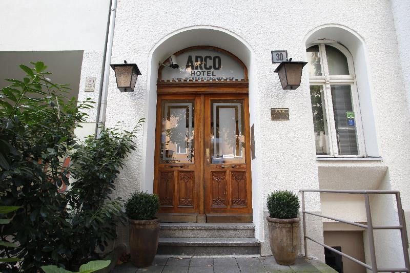 Amc - Schoeneberg Hotell