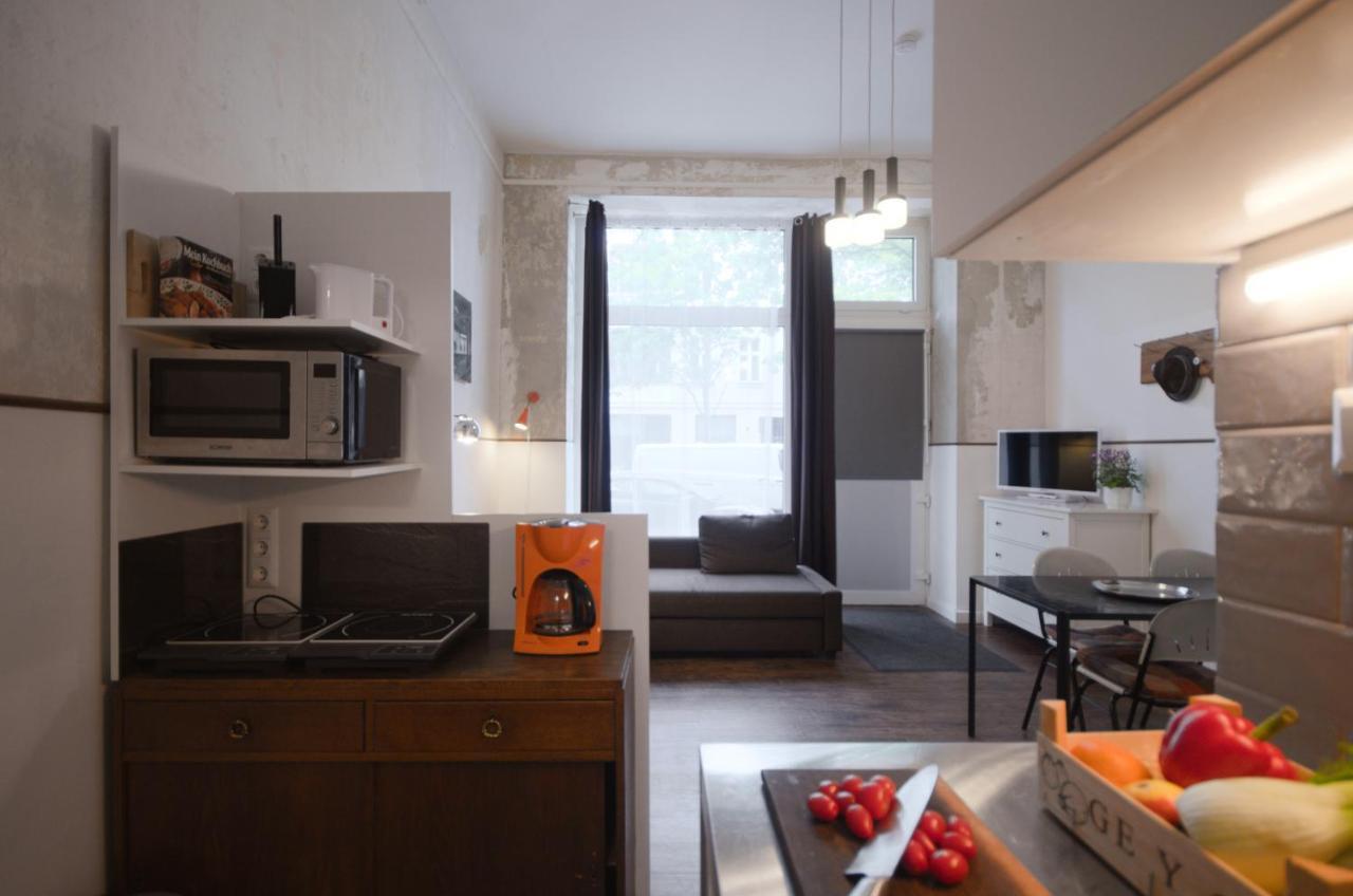 Altbauwohnung Mit 3 Bädern * Berlin