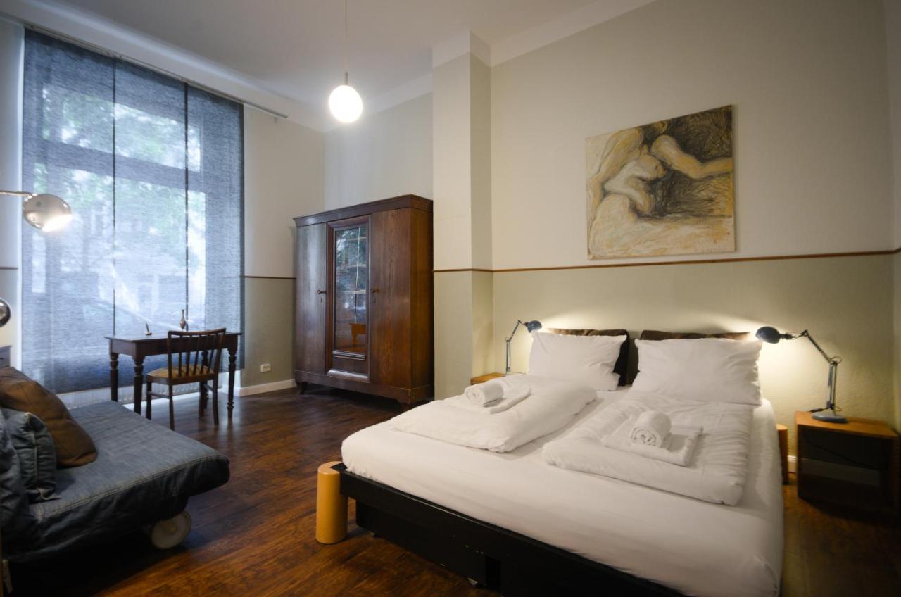 Apartment Altbauwohnung Mit 3 Bädern Berlin