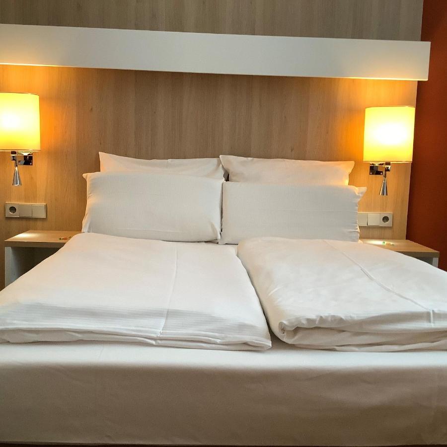 Hotell Gaestehaus Am Ukb 3*