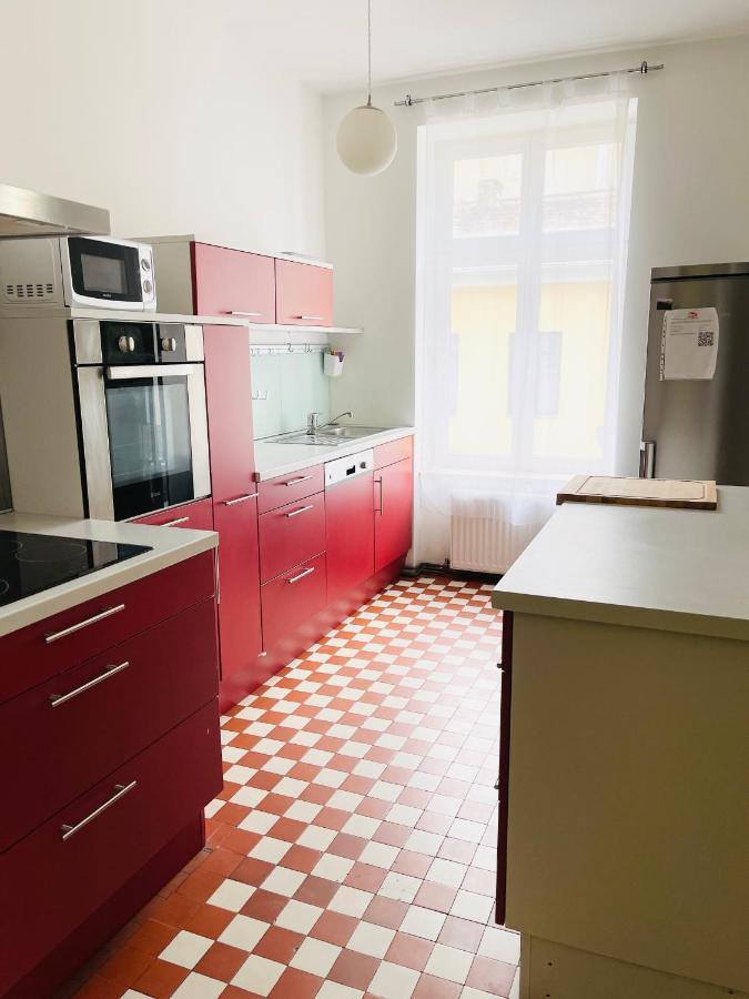 Nice City Apartment Lägenhet