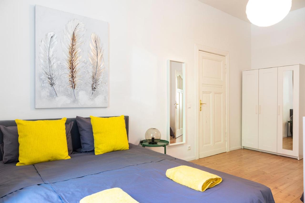 Freshly Renovated 2br&lr+walk-in Rainshower Lejlighed *