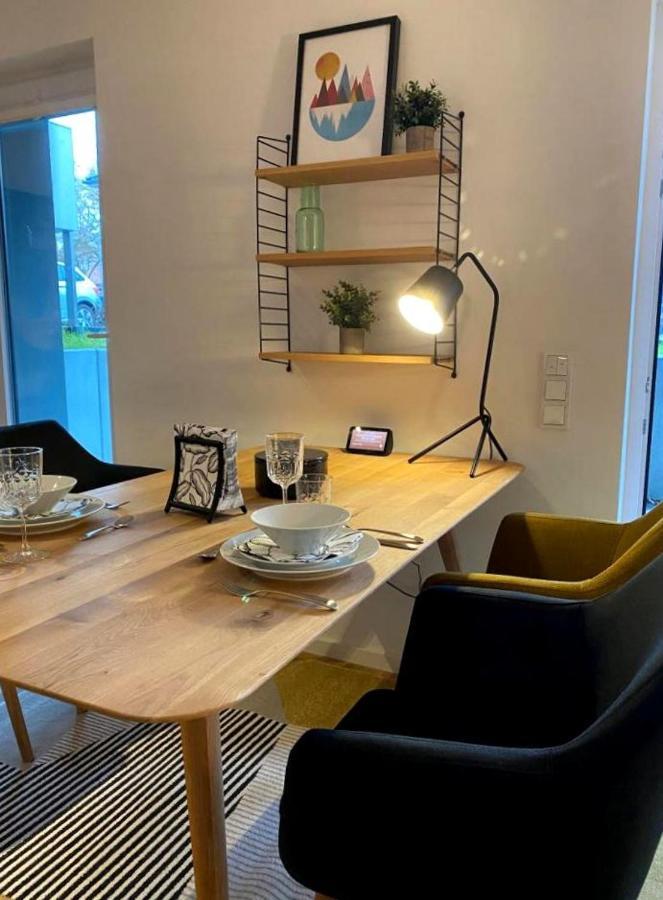 Tesla / Gruenheide Wohnung Hochwertig Moebliert Lägenhet Berlin