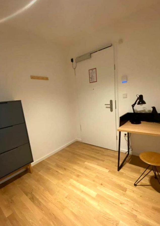 Lägenhet Tesla / Gruenheide Wohnung Hochwertig Moebliert Berlin