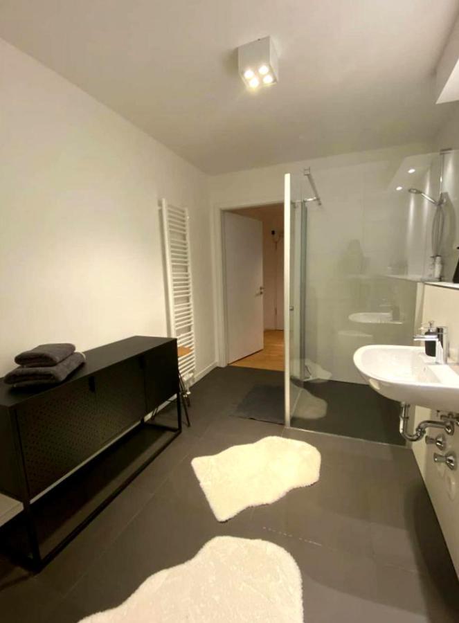 Lägenhet Tesla / Gruenheide Wohnung Hochwertig Moebliert *