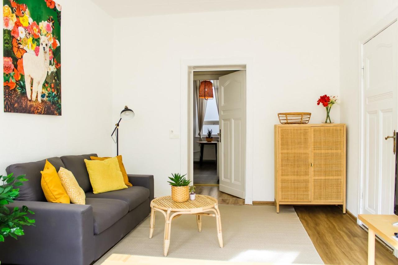 Bright 2 Bedroom In Convinient Location Lägenhet *