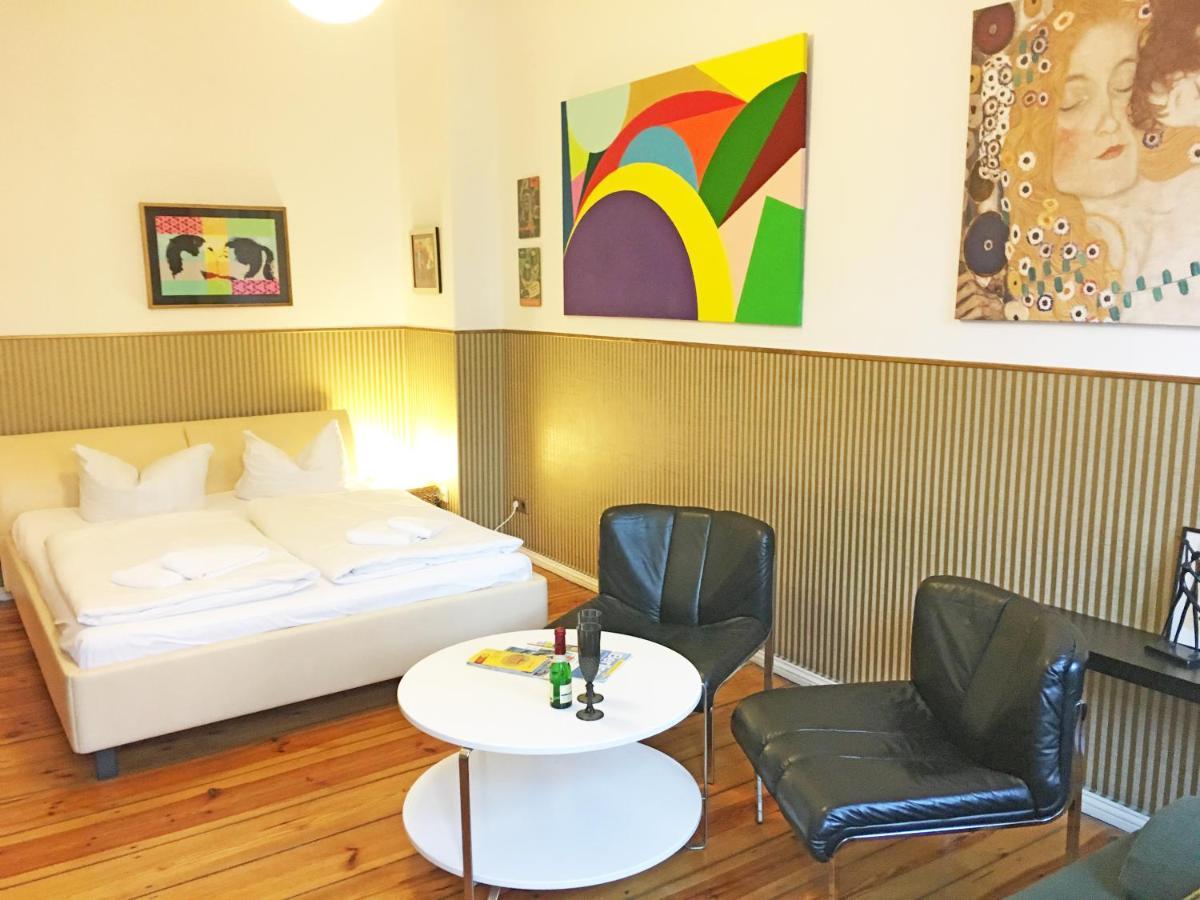Ruhige Ferienwohnung Zentrum - Friedrichshain Lägenhet