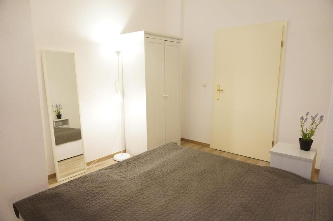 Lägenhet 2 Bedroom Flat For Families & Calm Guests Berlin