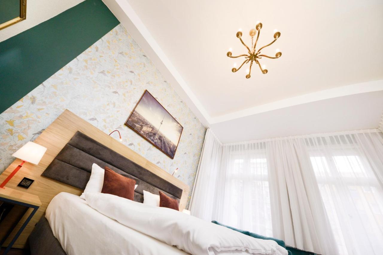 Amc - Schoeneberg Hotell
