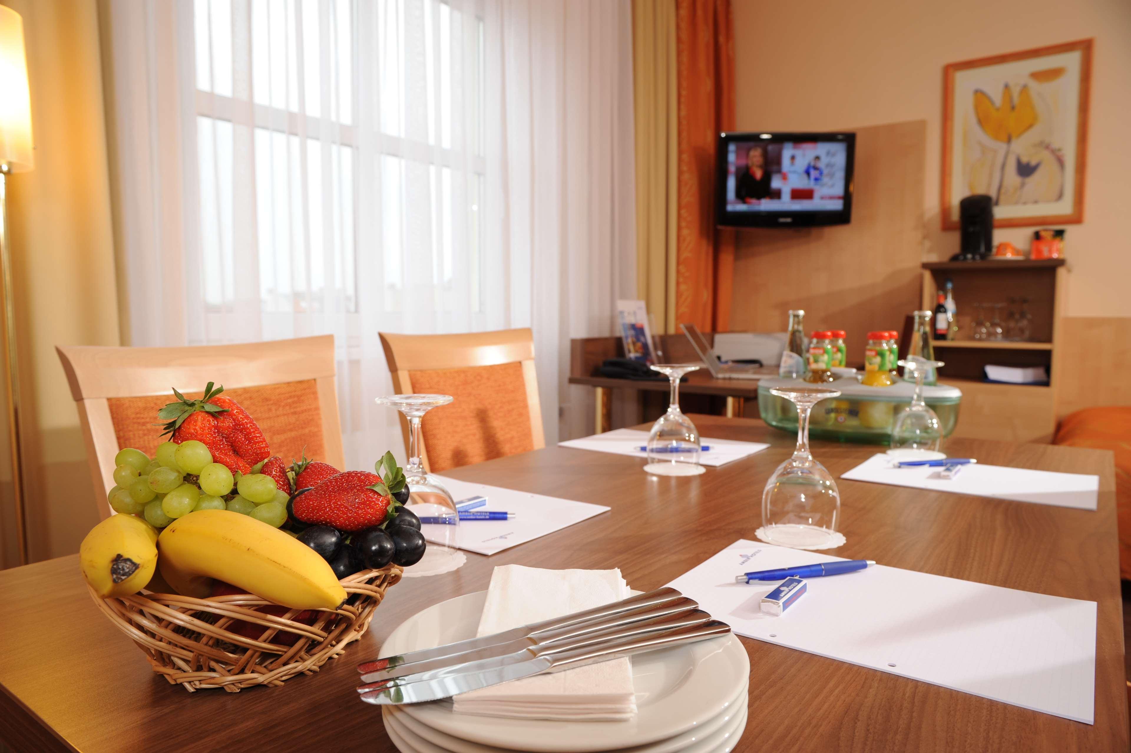 Hotel Amber Econtel Berlin-charlottenburg 3*