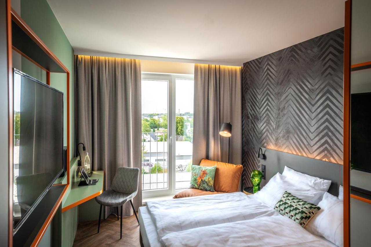 Hotel Loginn Airport