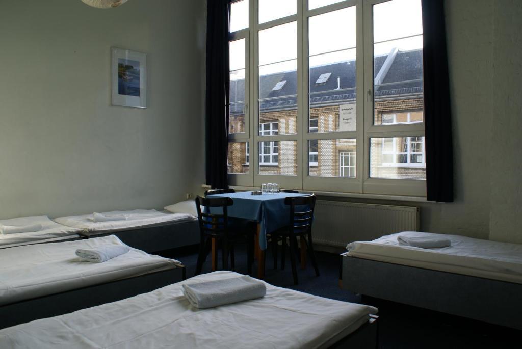 Transit Hotell 2*