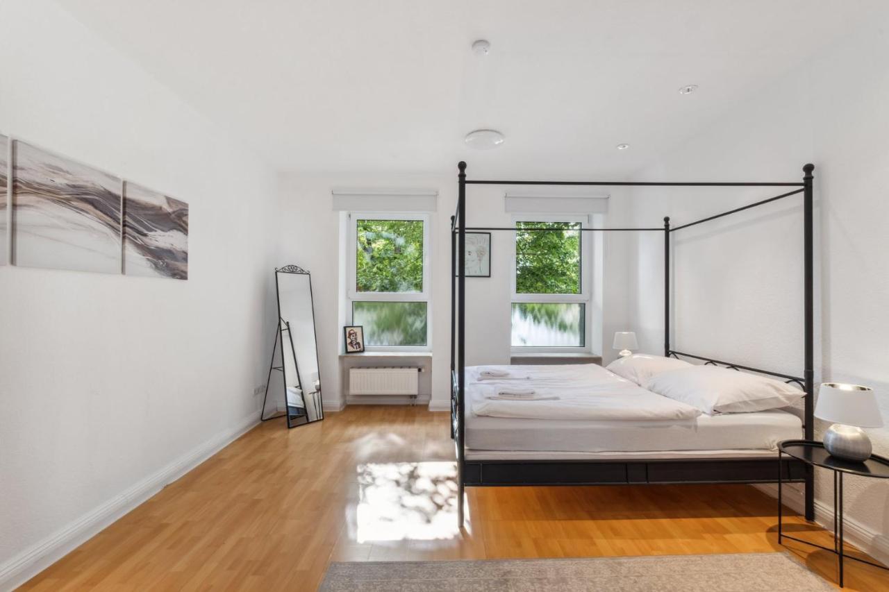 Bright 3-room Near Prenzlauer Berg Lägenhet