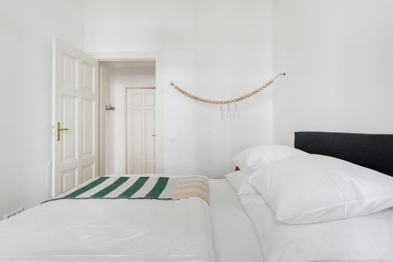 Apartment Luxury 2 Bedroom In The Heart Of Mitte, Berlin