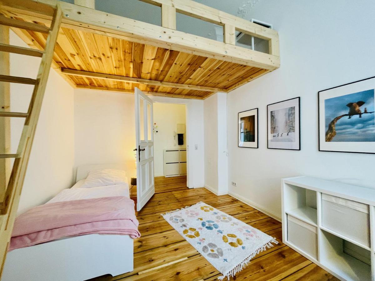 Stylish Design Very Close To Kurfurstendamm At Savignyplatz Apartment Berlin