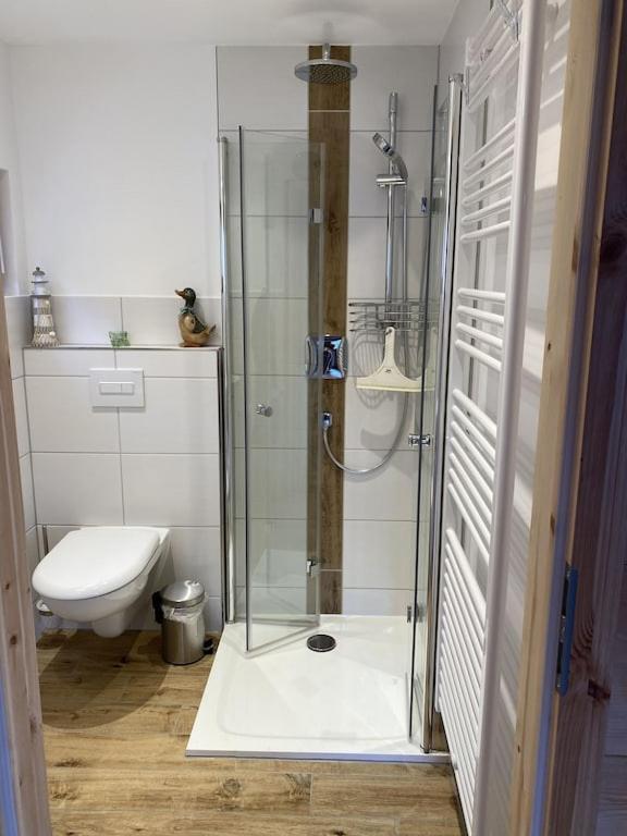 Ferienhaus Holzhaus Mit Direktem Wasserzugang In Berlin-koepenick