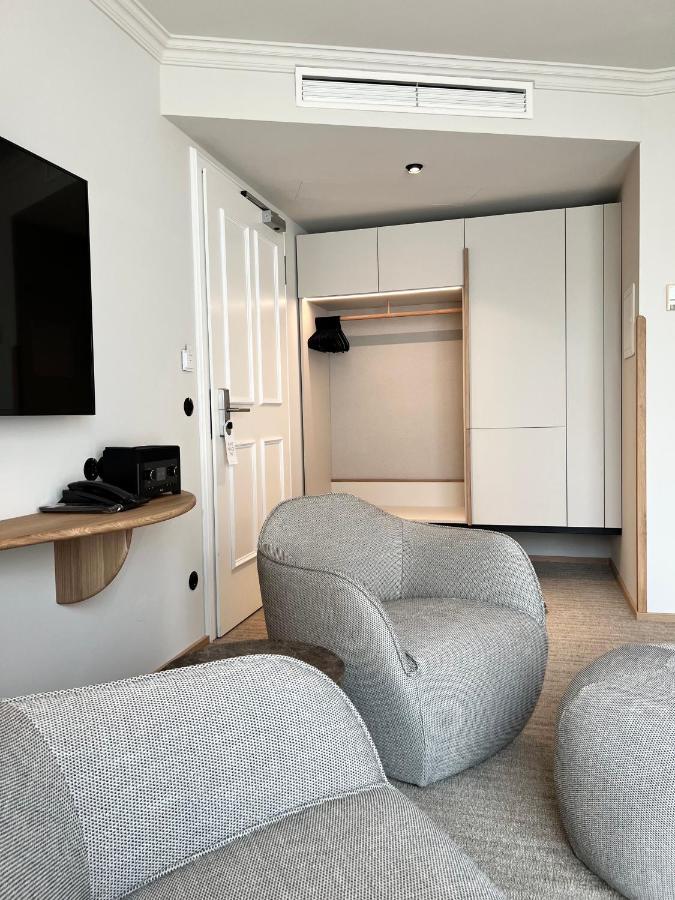 Adelante Boutique 4*