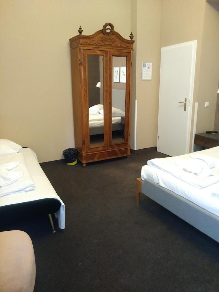 Bellevue Am Kurfürstendamm Hotel 3*