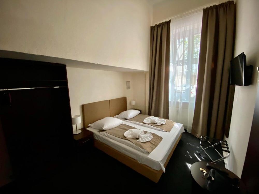 Bellevue Am Kurfürstendamm Hotel 3*