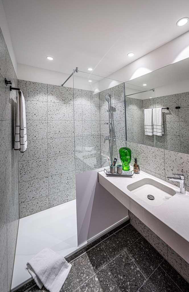Loginn Airport Hotel 3*