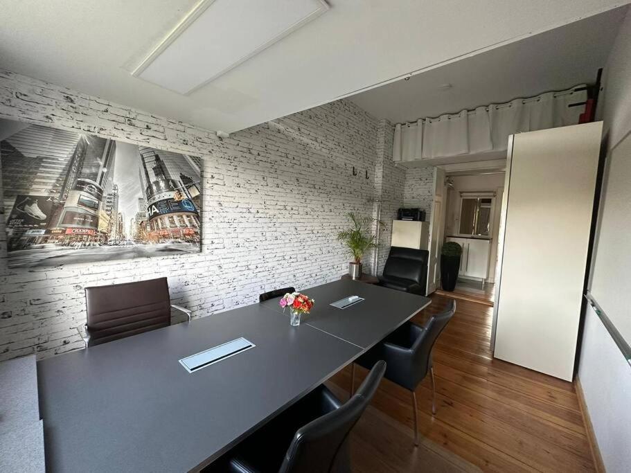 Business In Apartment