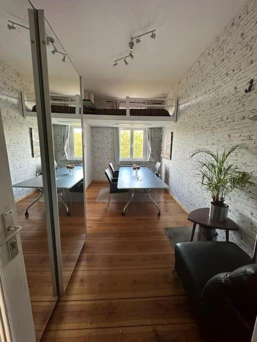 Business In Apartment *