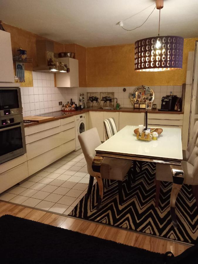 Appartement Tolle Private 2-zimmer Im Szene Berlin-friedrichshain *