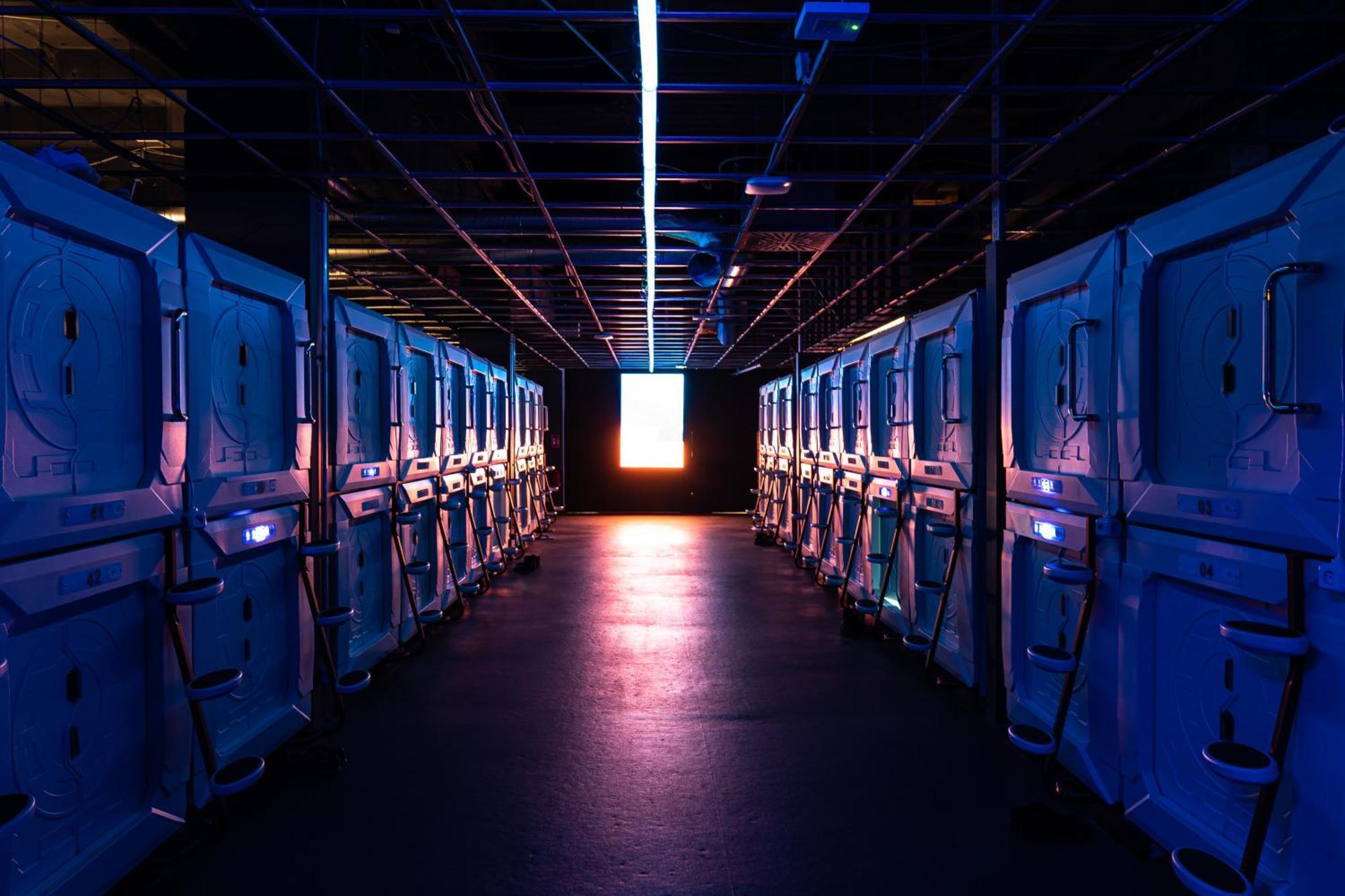 Space Night Capsule Hostel