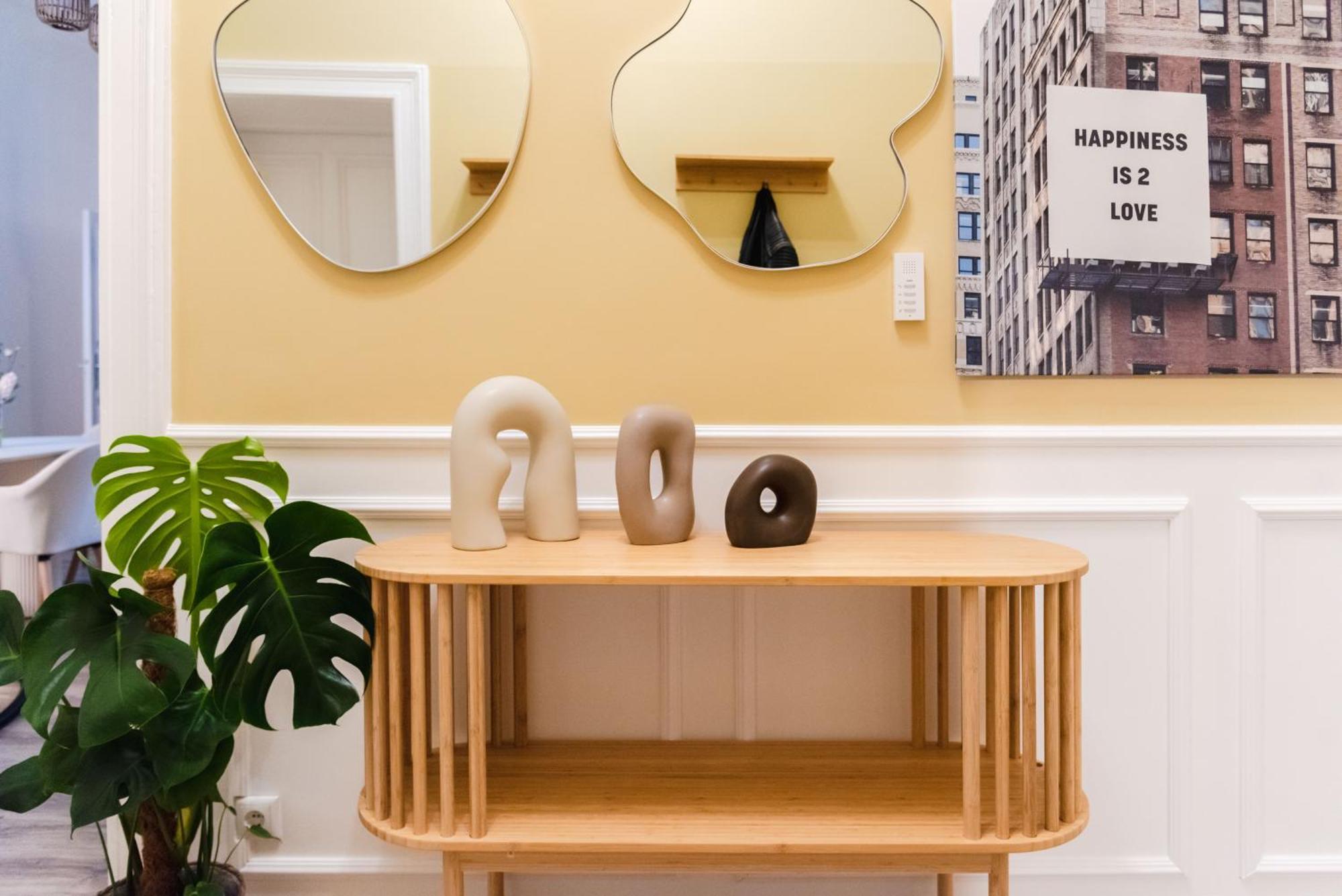 Lägenhet Exklusive Luxus-unterkunft In Mitte: 2 Apartments, 130m², Designer-moebel, Co2 Neutrale Reinigung *