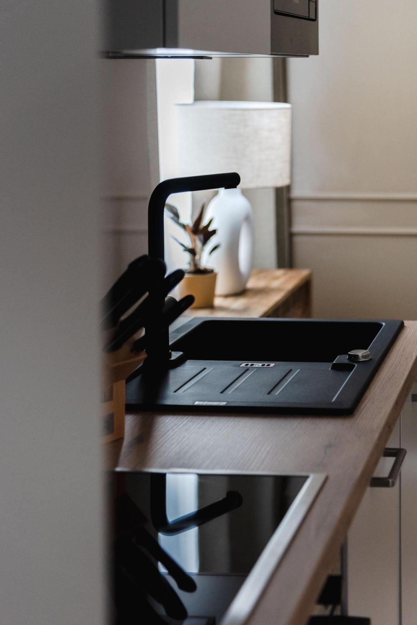 Lägenhet Exklusive Luxus-unterkunft In Mitte: 2 Apartments, 130m², Designer-moebel, Co2 Neutrale Reinigung *