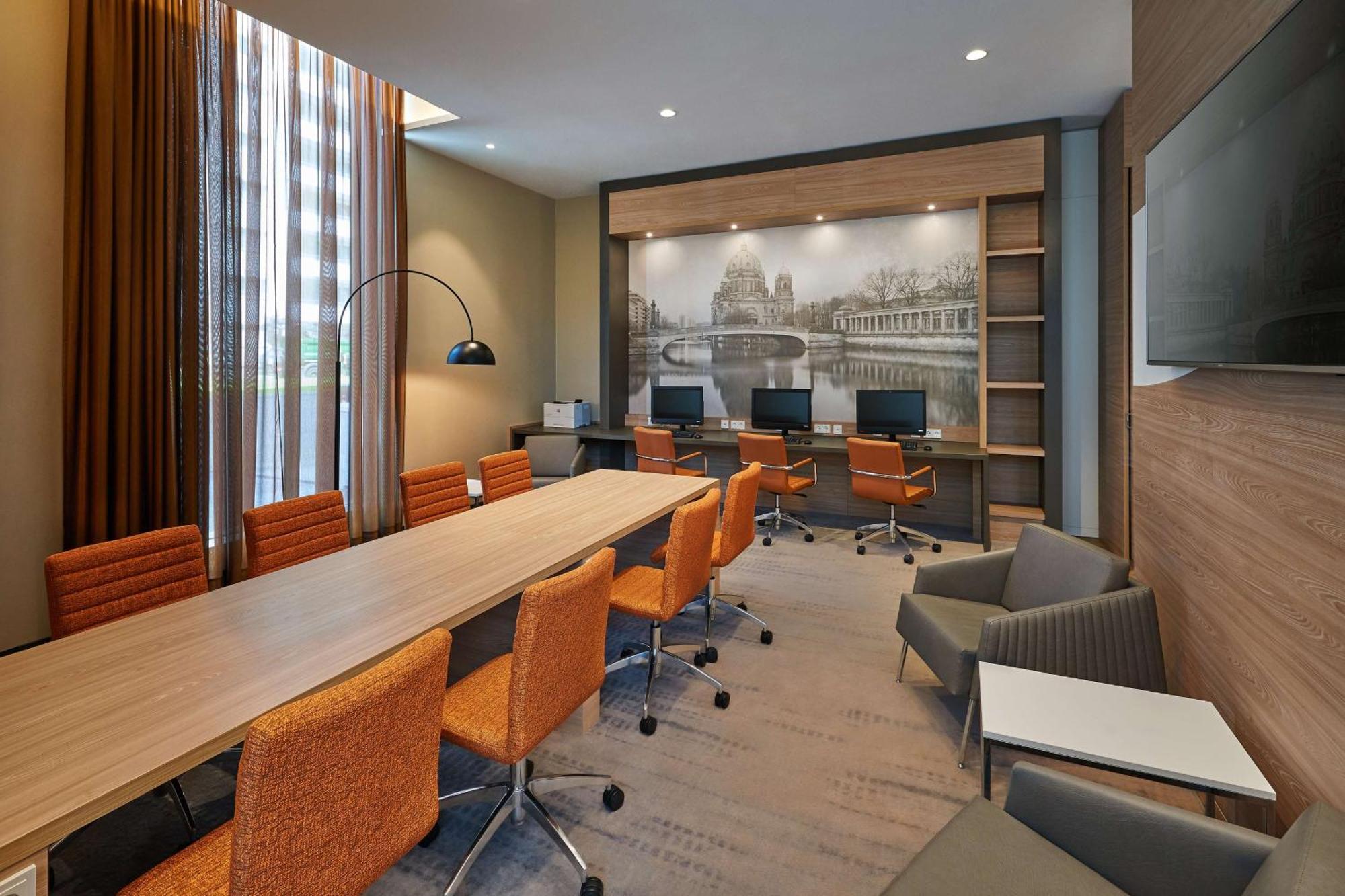 Hampton By Hilton Centre Alexanderplatz Hotell