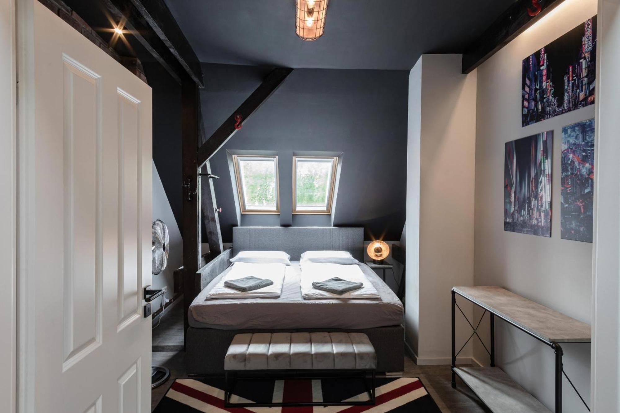 Marquardt Apartment *