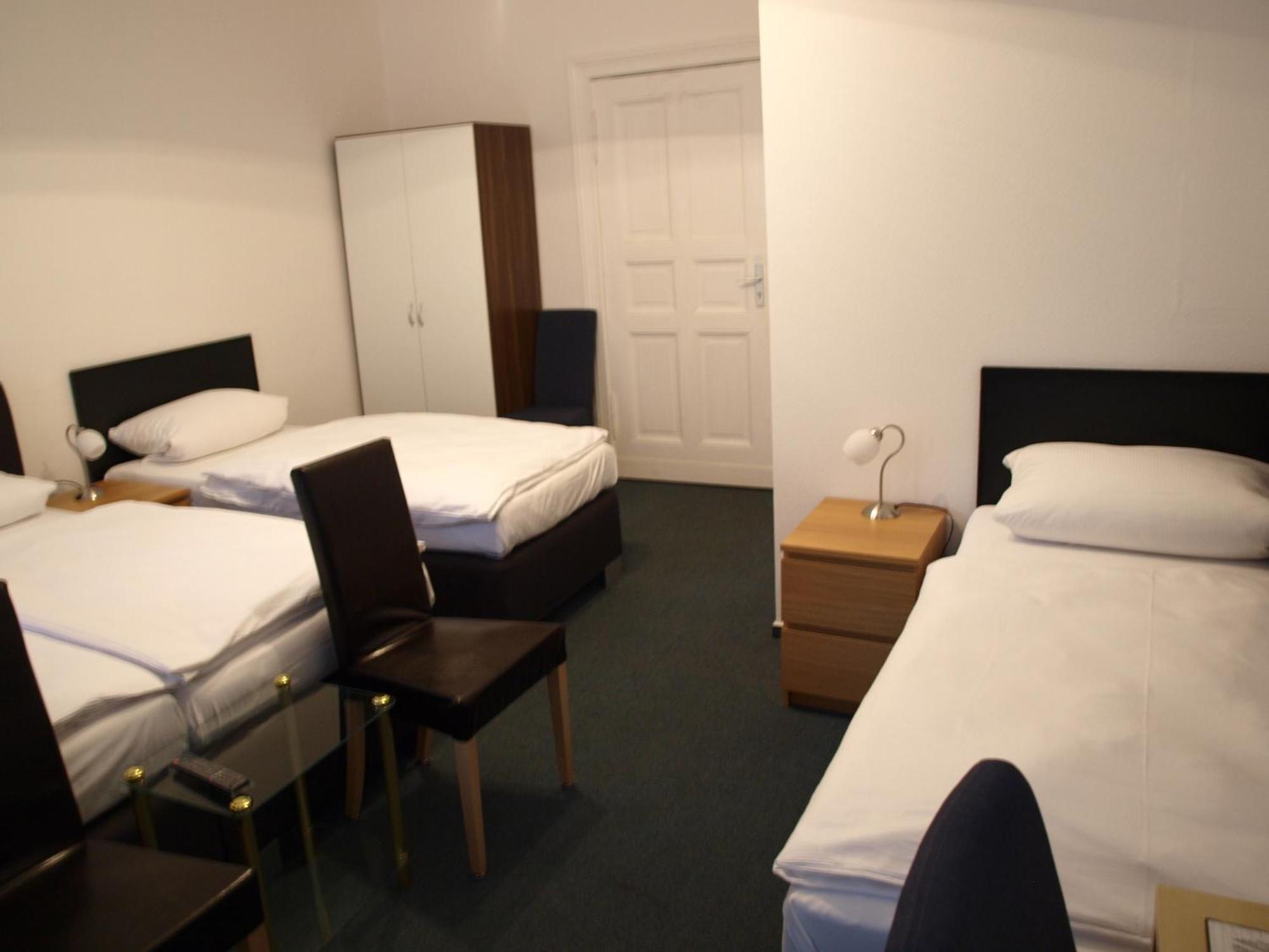 Hotell Hotel-pension Dorma 3*