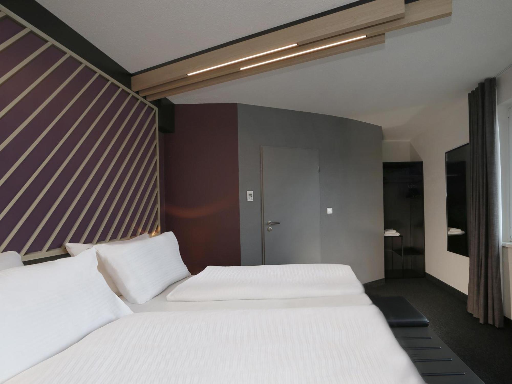 City-west Hotell
