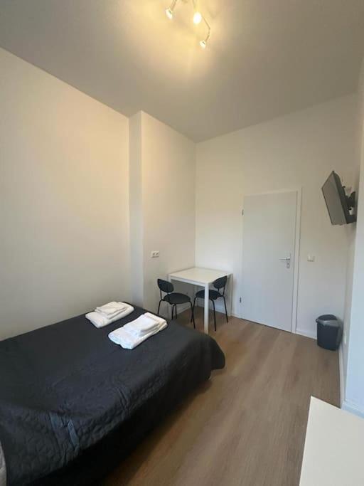 In Berlin3 * Berlin