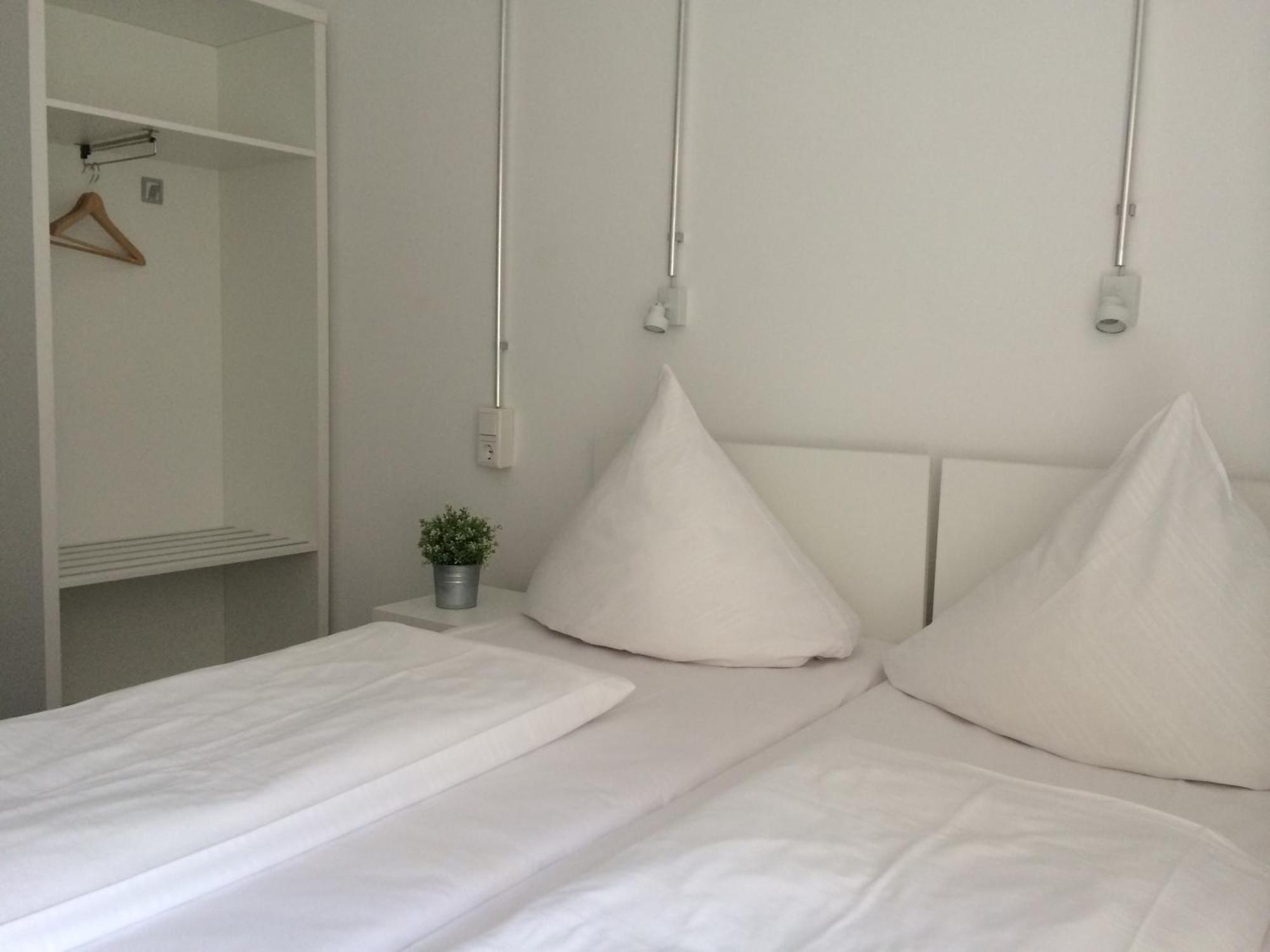 Hostel Near Brandenburg Gate - Rooms&apartments *
