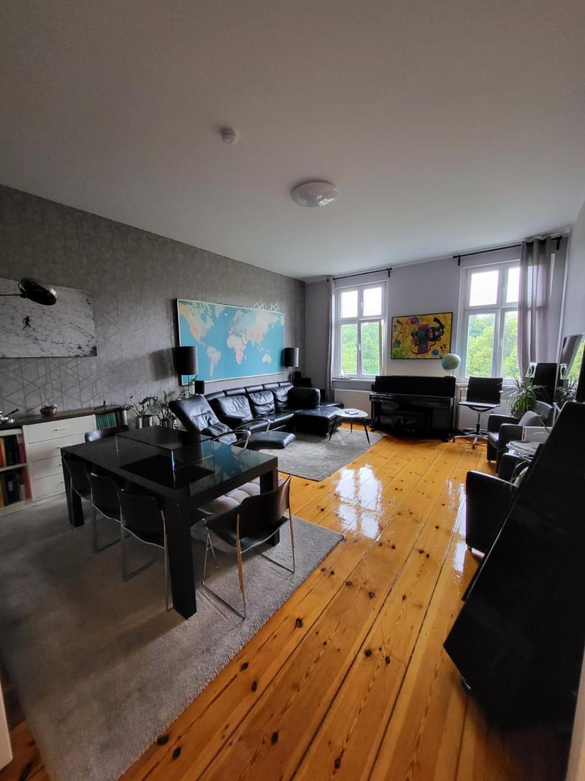 Business In Apartment *