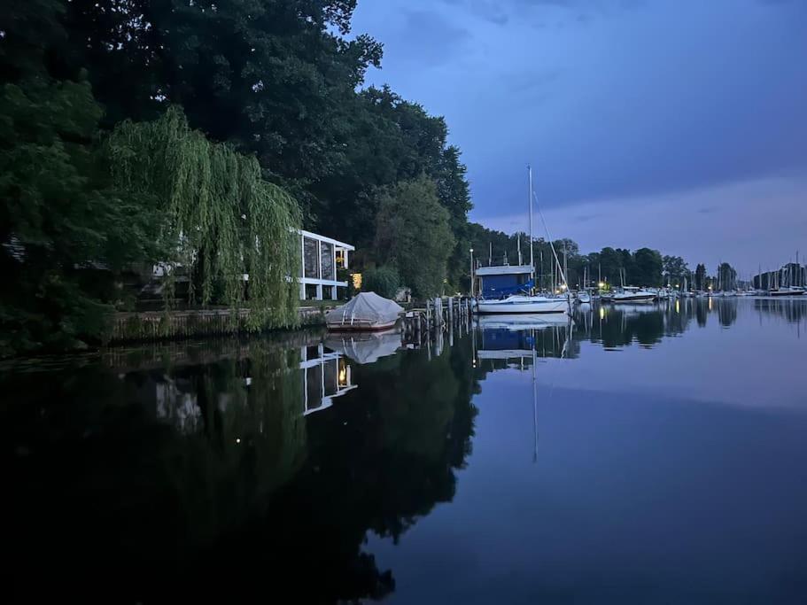 Hausboot Vom Feinsten * Berlin