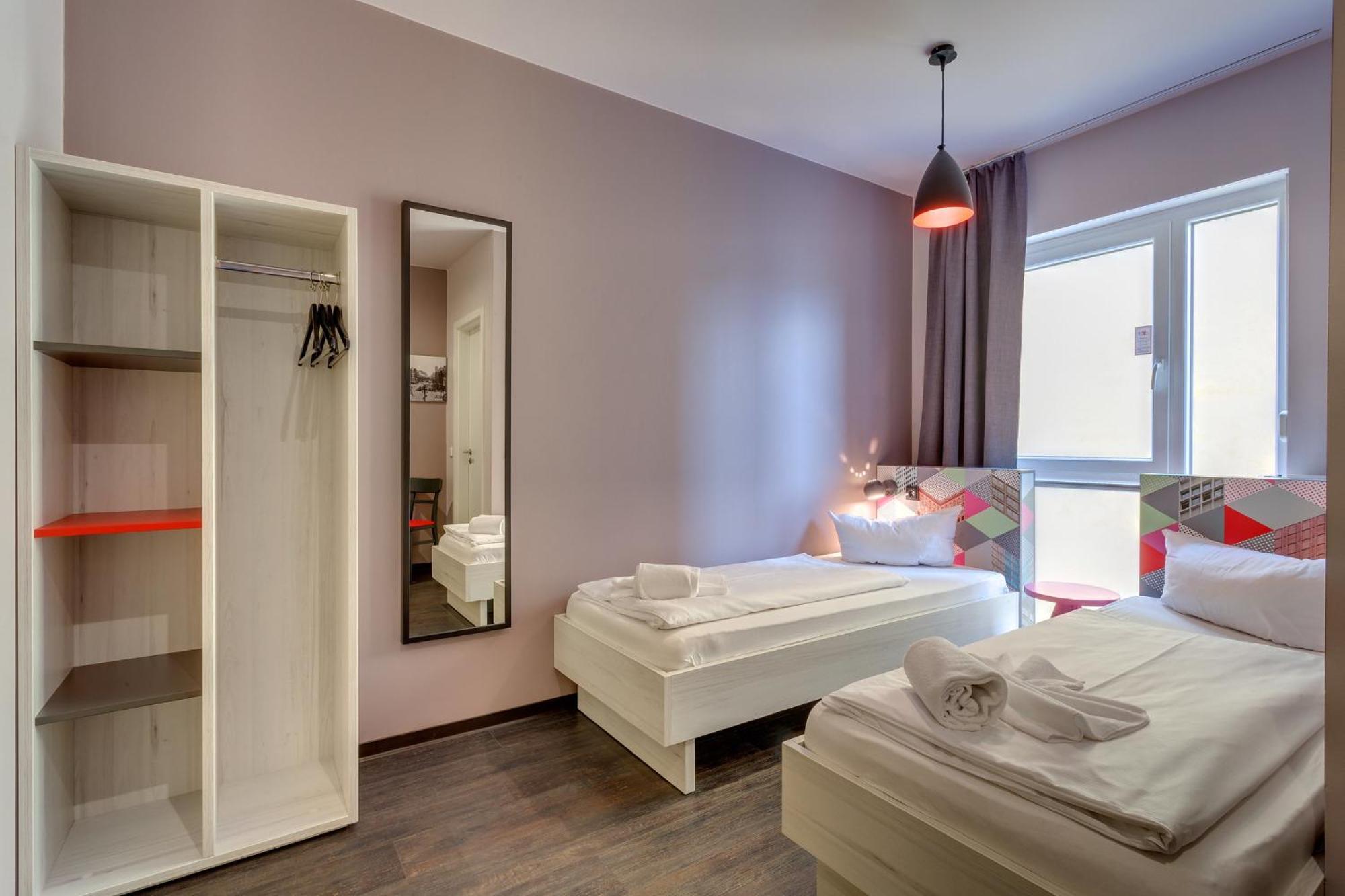Meininger Alexanderplatz Hotell 3*